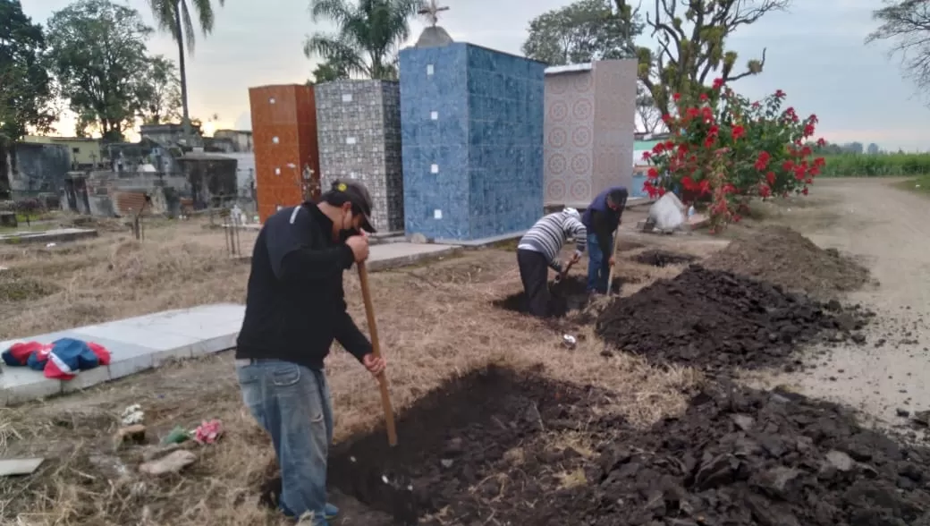 MÁS FOSAS. La comuna rural de Santa Ana se vio obligada a ampliar el cementerio. Foto: Facebook de Gestión Diego Reales