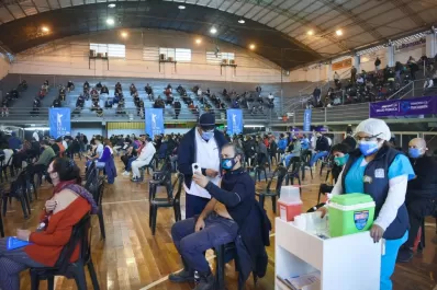 Casi el 90% de los mayores de 60 años recibió la primera dosis de la vacuna contra la covid-19