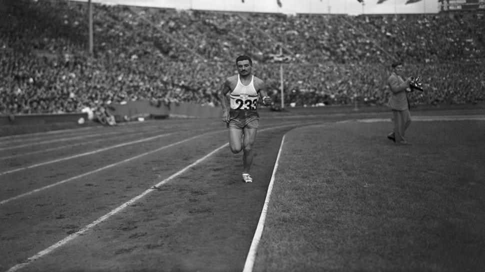 EN WEMBLEY. Antes del episodio del banderín, Cabrera, ganaba la maratón en los Juegos Olímpicos de 1948.  