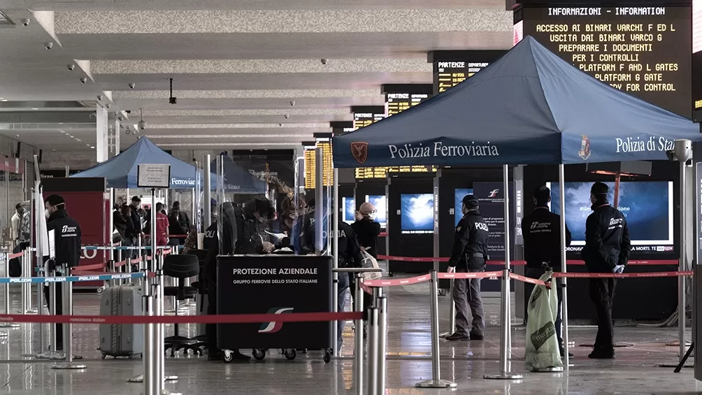 ESTRATEGIA. Como medida para frenar el ingreso de variantes del coronavirus, el Gobierno nacional resolvió limitar los viajes aéreos. TELAM