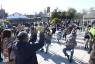 Vacunas: Contagia ver la alegría de la gente que ahora está más protegida, dijo Manzur