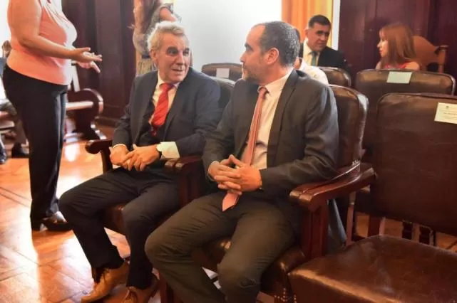 CONTROVERSIA. El juez Pisa (izquierda) fue denunciado por mal desempeño por la familia Tacacho por haber sobreseído a Parada Parejas en 2017.  