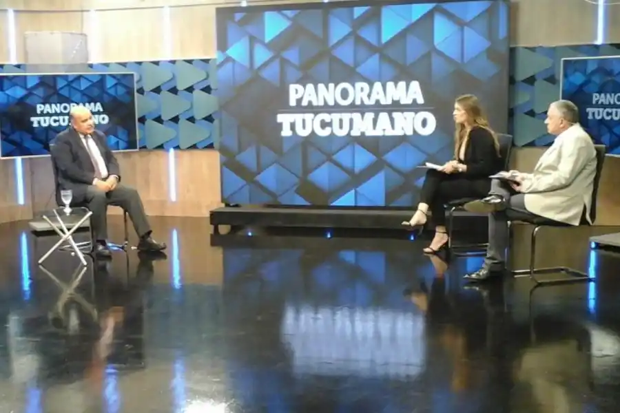 ESPECIALISTA. El infectólogo Gustavo Costilla Campero, en los estudios de este diario. LA GACETA