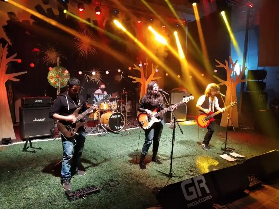 PUNK ROCK. Mayordomos usa el tiempo lejos de los escenarios para definir su identidad. 