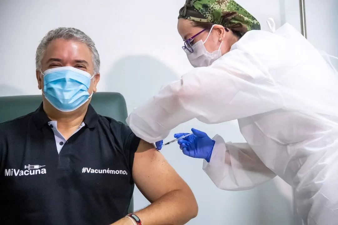 INMUNIZACIÓN. Iván Duque recibió la primera dosis de la vacuna contra la covid.19. Foto tomada de Instagram: ivanduquemarquez