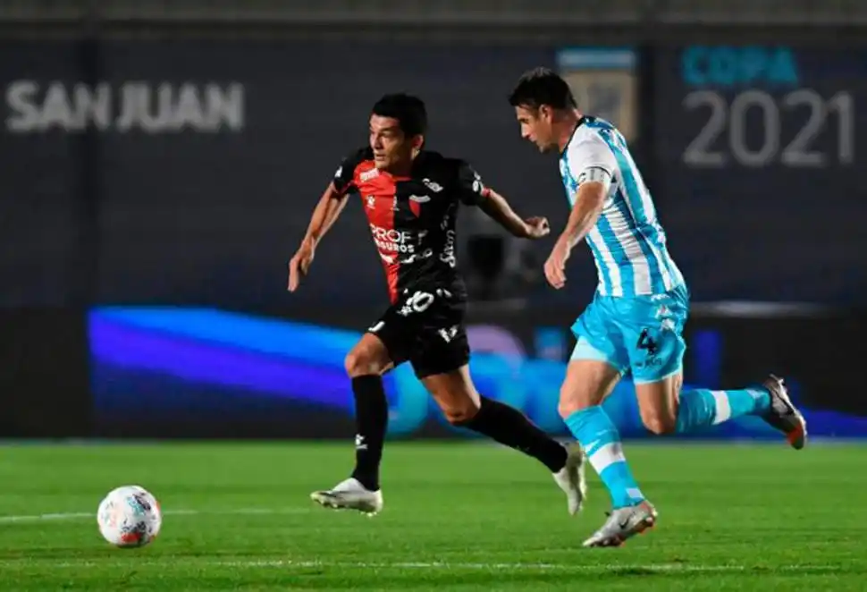 EL ÚLTIMO. Frente a Racing podría haber sido la despedida de “Pulga” en Colón.