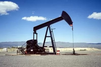 Los precios del petróleo tocaron su mayor nivel en 31 meses