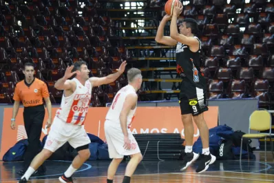 A Estudiantes no le alcanzó la remontada y cayó ante Unión por 82 a 77