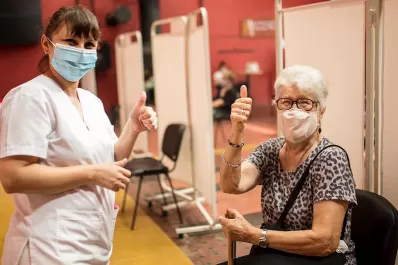 Un 40% de los mayores de 18 años en el país ya recibieron la primera dosis contra la covid-19