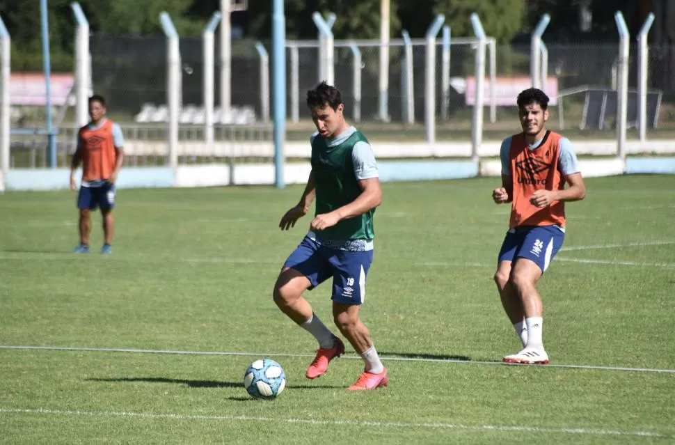 REINCORPORADO. Luego de superar a la covid-19, Nicolás Aguirre ya entrena junto al resto de sus compañeros, definirá su futuro junto a Omar de Felippe. 