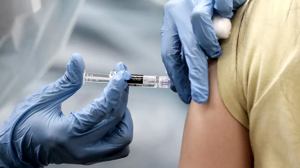 Uruguay: el 60% de la población ya recibió la primera dosis de la vacuna contra la covid-19