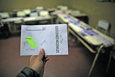 Bussi arrancó la campaña, en medio de fuertes internas entre las coaliciones