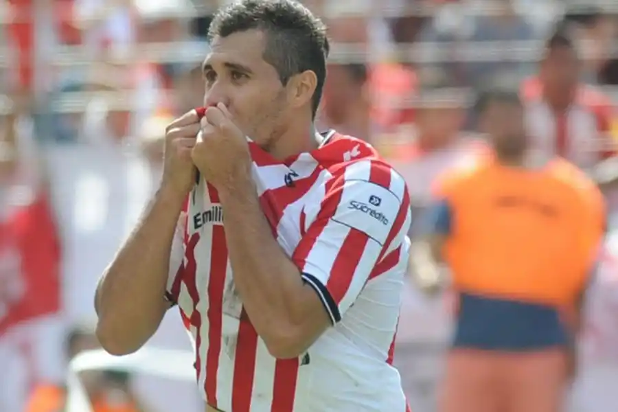 SU MOMENTO. Gonzalo Rodríguez fue determinante en el ascenso conseguido a la B Nacional en la temporada 2016. 