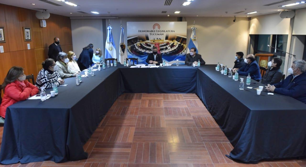 EN REUNIÓN. La comisión de Juicio Político se reunió hoy, presidida por el jaldista Ferrazzano. Foto: Prensa HLT