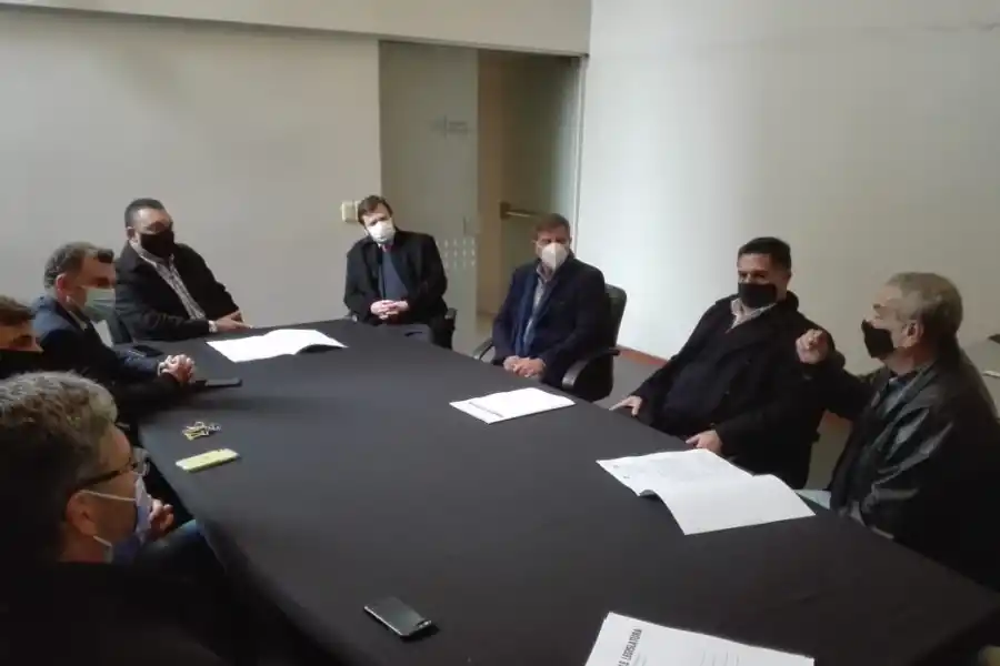 EN REUNIÓN. Abogados y legisladores discuten sobre el proyecto de Ética Judicial. Foto: Prensa PJS