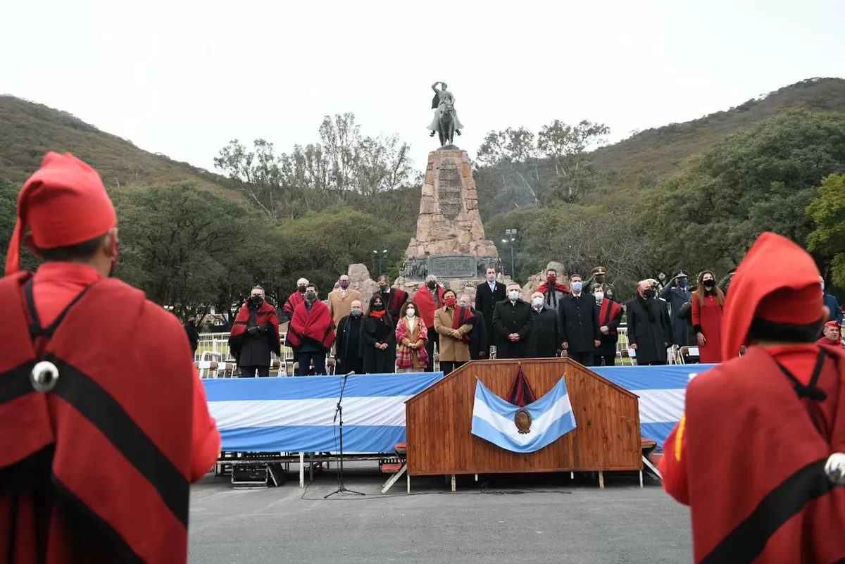 Actos por el bicentenario de la muerte de Güemes en Salta. Foto @wadodecorrido