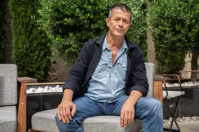 “Si le hubiese dicho a mi editor que quería escribir sobre un hombre que mató a sus hijos, me hubiese dicho que así no suceden las cosas en la vida real”