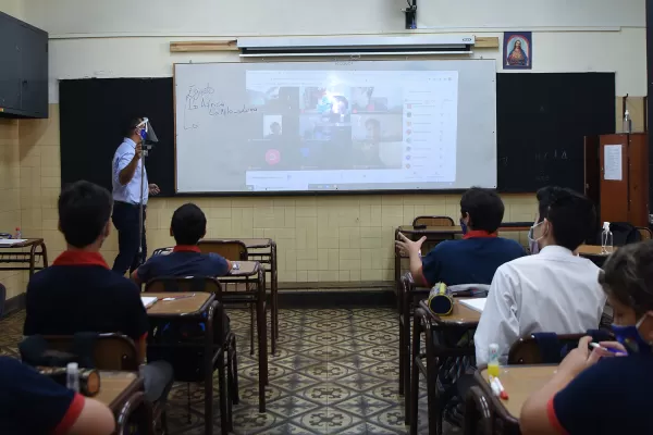 No es igual promocionar que acompañar al alumno