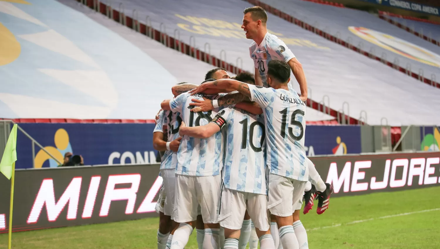 EL PRIMERO. Con gol de Guido Rodríguez, Argentina derrotó a Uruguay por la segunda fecha de su grupo.