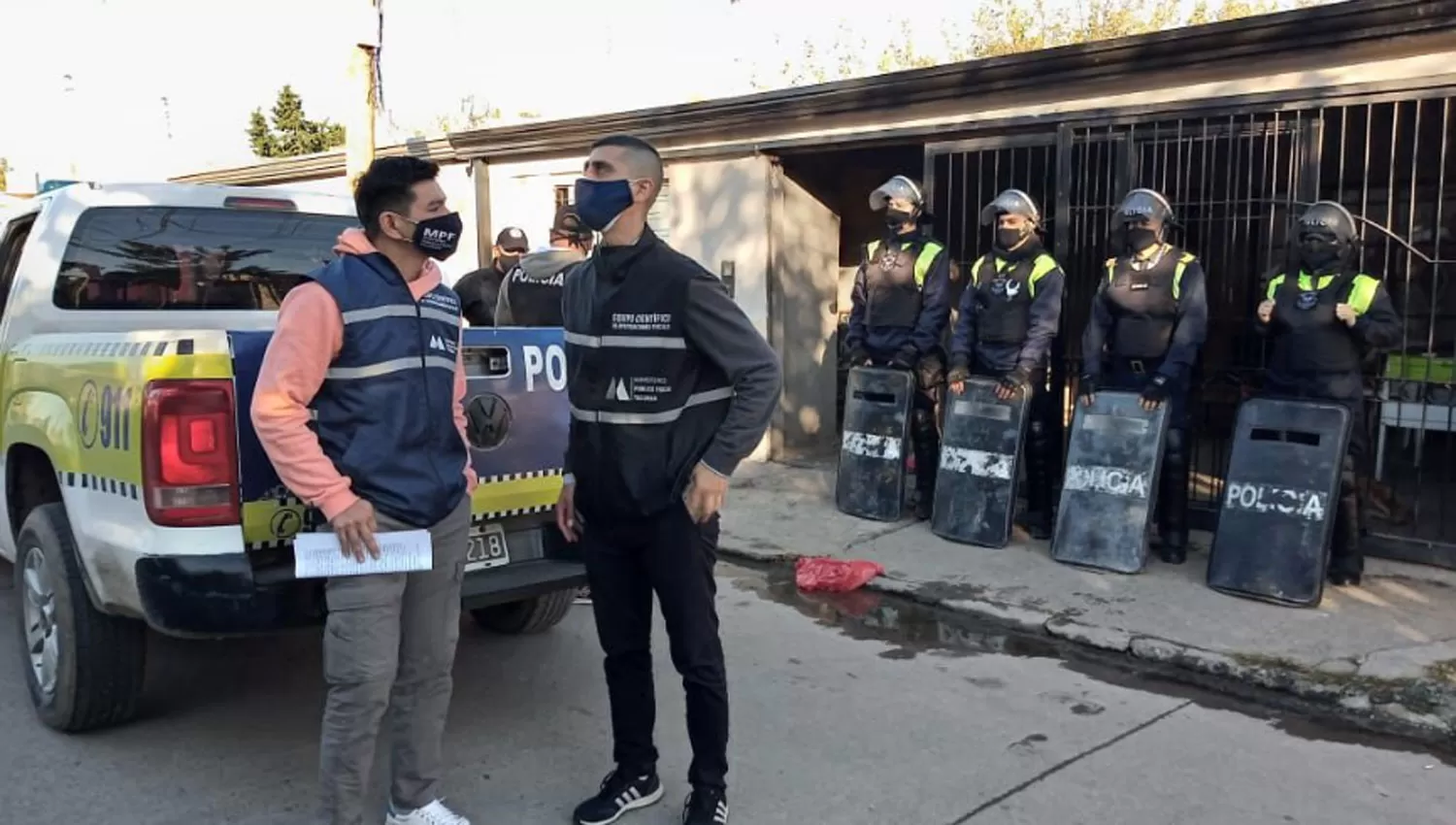 La Justicia allanó inmuebles en Tucumán y en Córdoba
