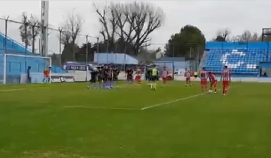 Video: reviví el gol de tiro libre de Marcelo Estigarribia