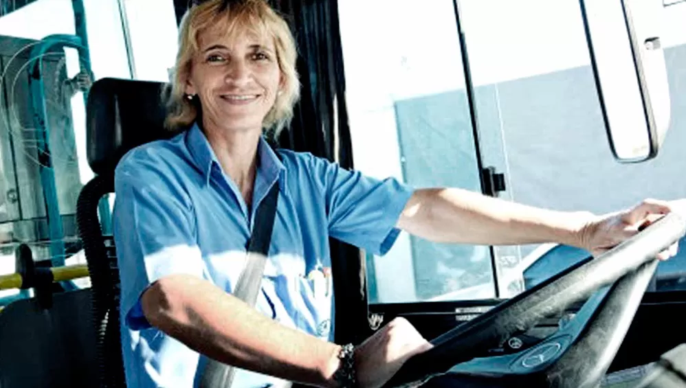POLÍTICAS. La Nación lanzó un programa que promueve inclusión de mujeres en el transporte automotor.