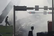 Un incendio y la posibilidad de otro derrumbe dificultan los rescates en Miami