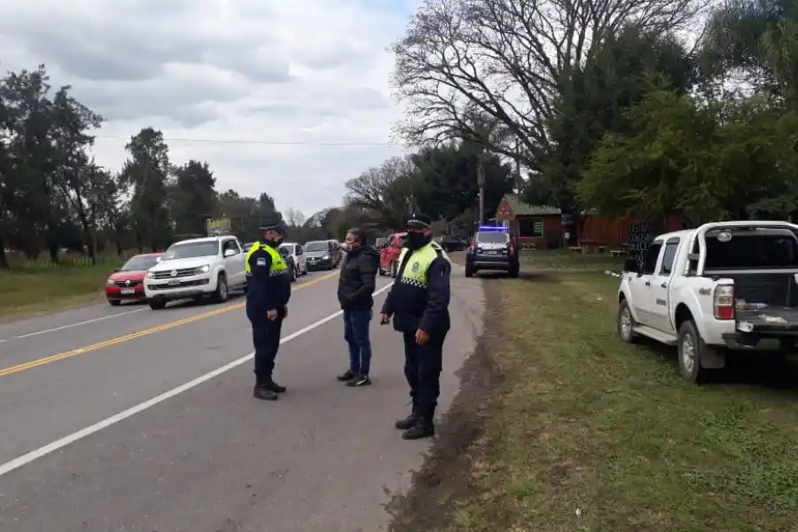 Nieve en los valles: la Policía habilitó el tránsito en la ruta 307