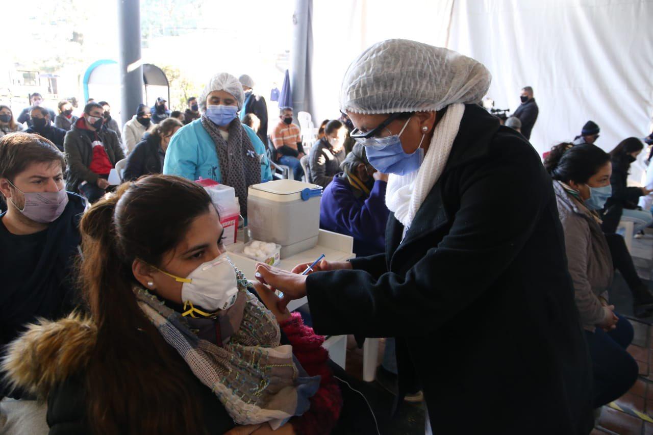 EN TUCUMÁN. Avanza la campaña de inmunización contra la covid-19. PRENSA MINISTERIO DE SALUD