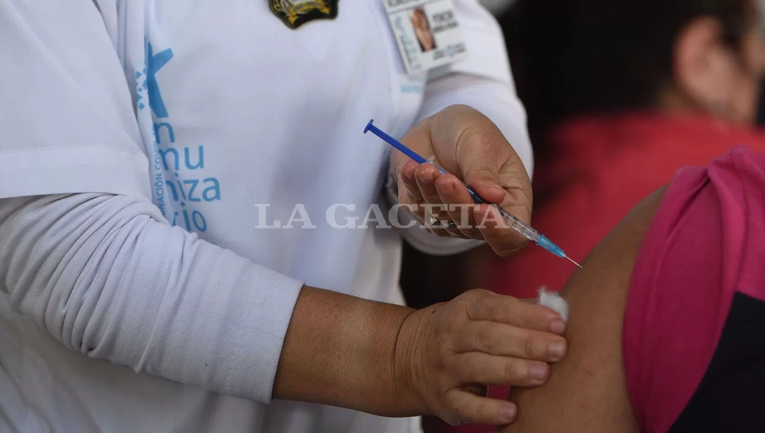 CAMPAÑA DE VACUNACIÓN. Muchos jóvenes todavía son reacios a vacunarse contra el coronavirus. FOTO ARCHIVO / LAGACETA