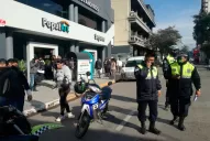 Tiroteo y susto en el centro tucumano tras un ataque de motochorros