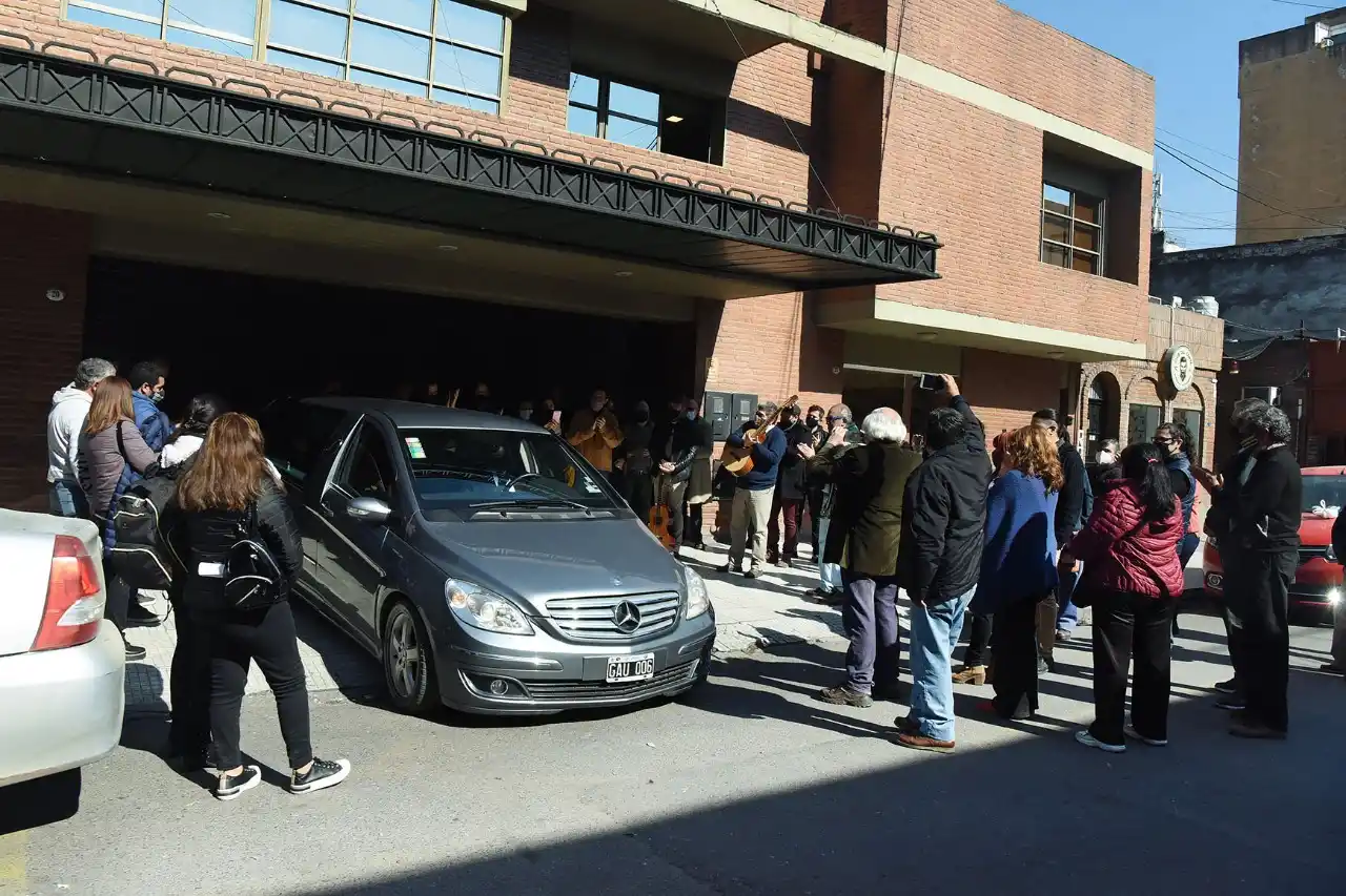 LA DESPEDIDA DE UN GRANDE. foto  Analía Jaramillo