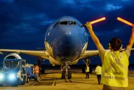Récord de vacunas en un solo vuelo: arribarán más de 1,1 millón de dosis