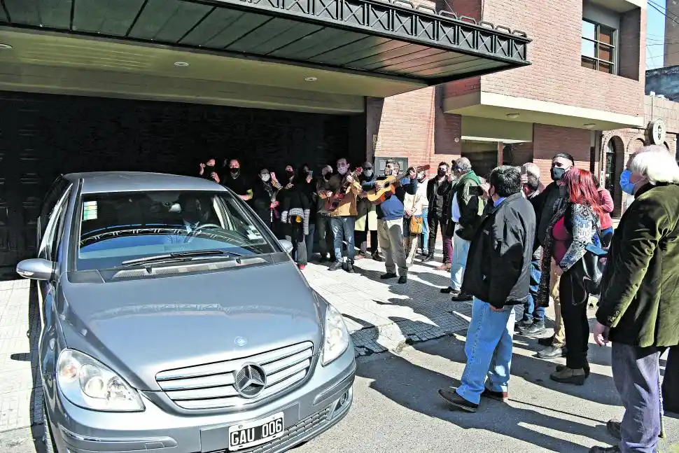 JUNTO A SU HERMANO PEPE. La música y la poesía de los Núñez seguirán llenando siempre voces, guitarras y bombos. la gaceta / fotos de analía jaramillo 