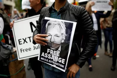 Londres: seguidores de Assange exigieron su libertad en su cumpleaños 50