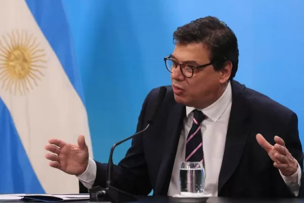 El aumento del salario mínimo se realizaría por decreto
