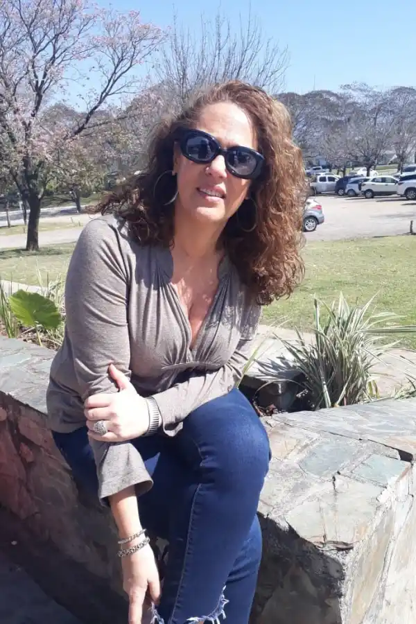 UNA LUCHADORA. Laura vela a diario por la salud de su hija Rafaela. 