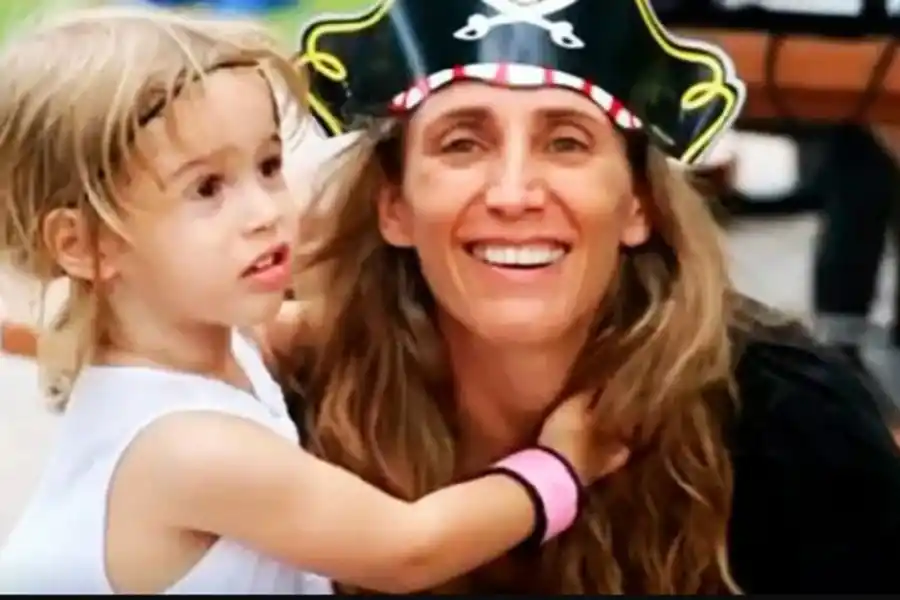 Derrumbe en Miami: un bombero halló muerta bajo los escombros del edificio a su hija argentina