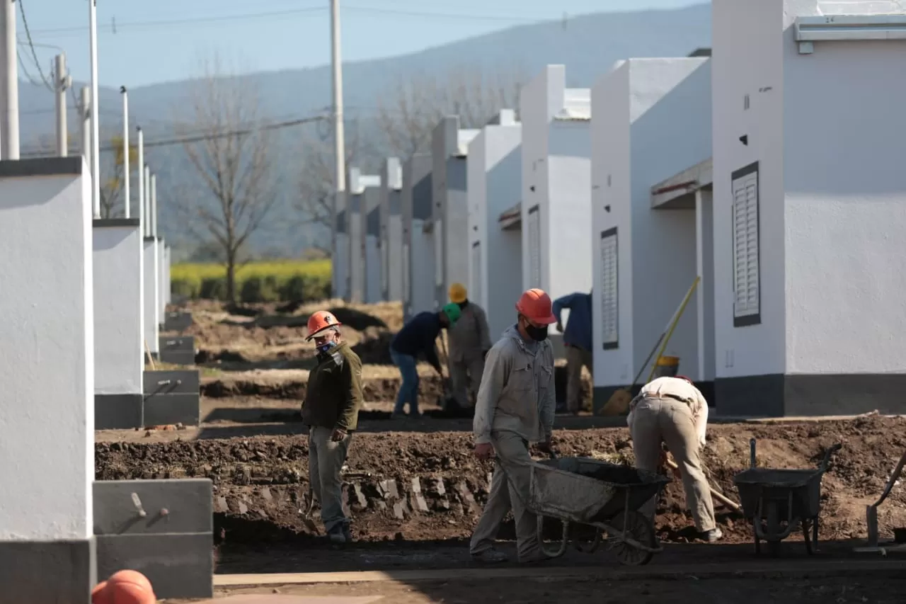Cebil Redondo: avanza la construcción de viviendas para 100 familias