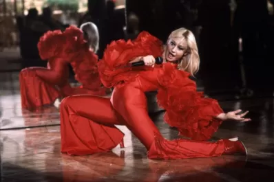 Tana, rubia, un huracán que enamoró con su energía pop