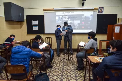 Educación: el 70% de contenido aprobado para pasar de grado