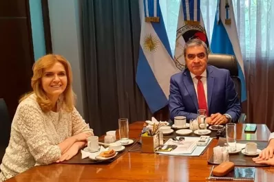 Versiones de una oferta alfarista a Elías de Pérez y una nueva denuncia contra Deiana