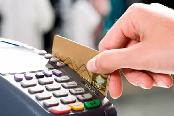 Tucumán: arrestan a una pareja que intentó hacer una compra por $25.000 con una tarjeta robada