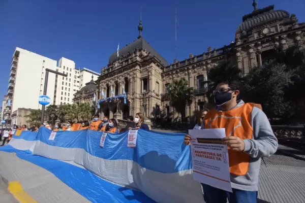 En plaza Independencia se concentró el malestar de varios sectores contra el Gobierno