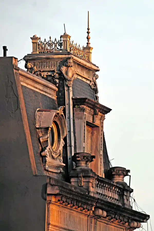 Las 14 joyas alrededor de la plaza Independencia