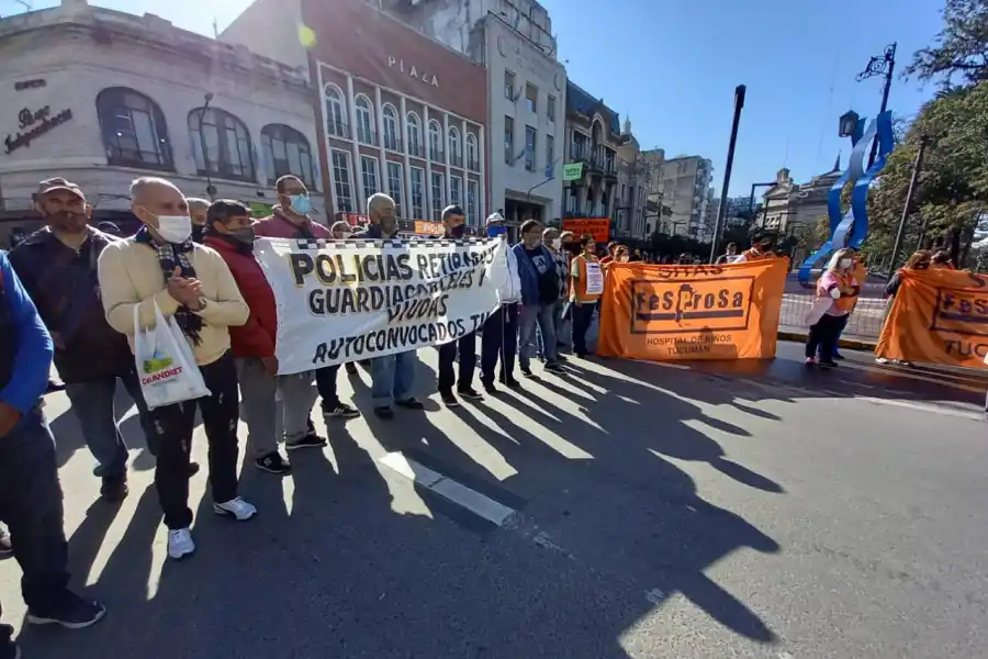 Protesta de policías retirados.