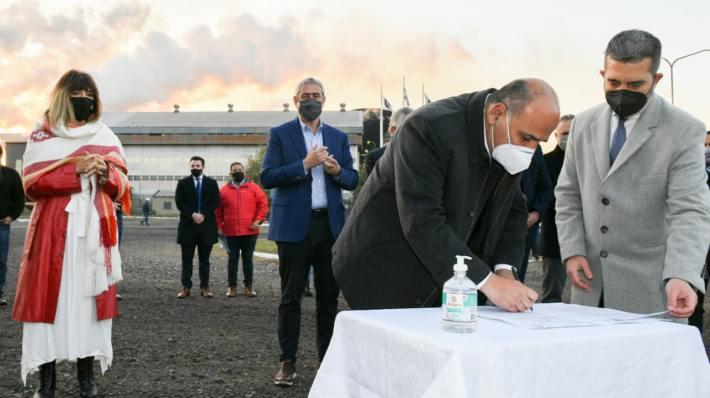 Manzur y Ferraresi anunciaron la construcción de 100 viviendas en Banda del Río Salí