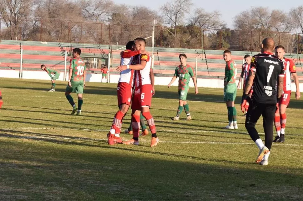 SE FESTEJÓ CON TODO. Pese a que el equipo en esta ocasión no pudo desplegar el buen fútbol que venía mostrando, tuvo carácter e inteligencia para sacar adelante un juego que pintaba bien complicado. 