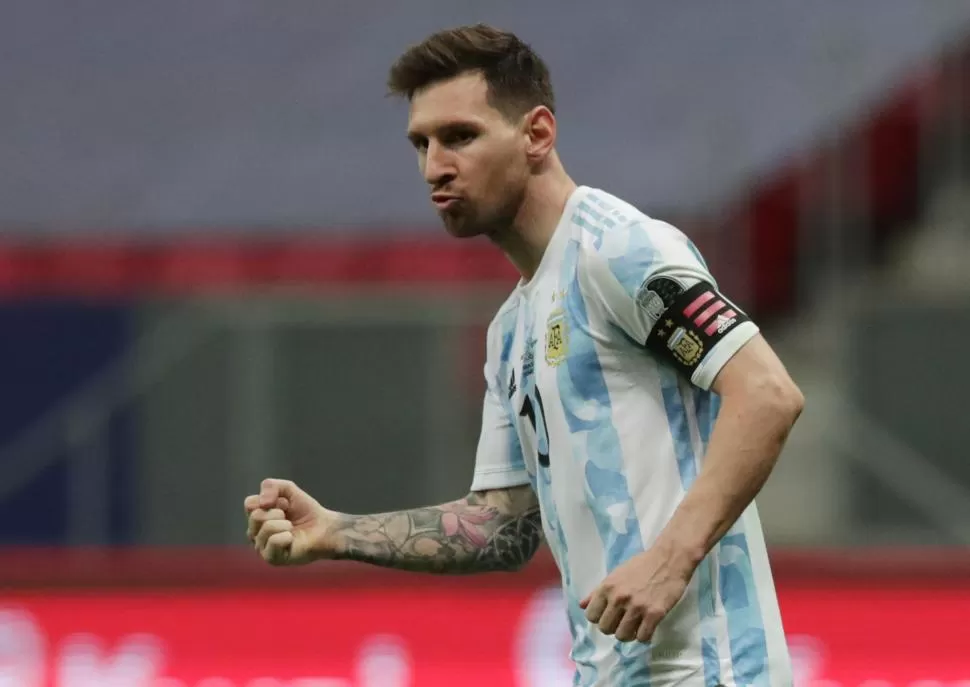 GESTO. Ante cada penal, Messi mostró una distinta reacción. 