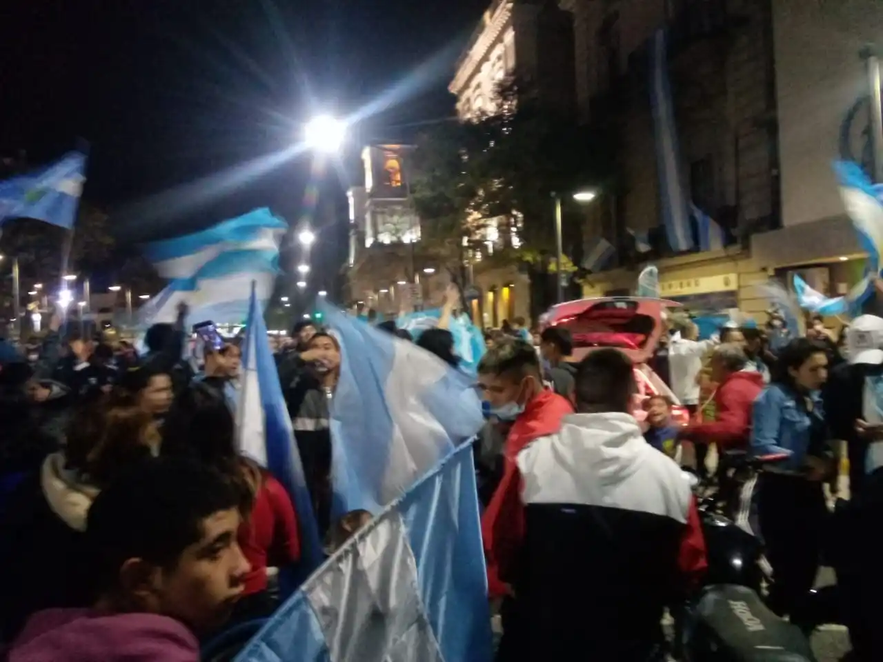 La plaza Independencia, epicentro de los festejos tras la consagración en Brasil